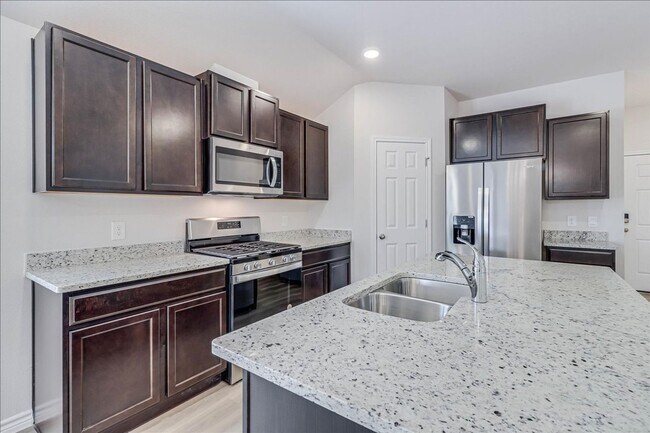 Building Photo - 1634 Comfy Wy