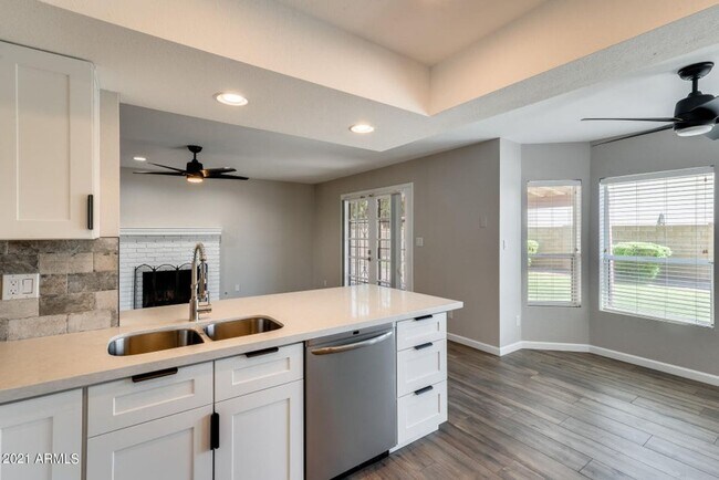 Building Photo - An ABSOLUTE DREAM HOME is waiting for you!...
