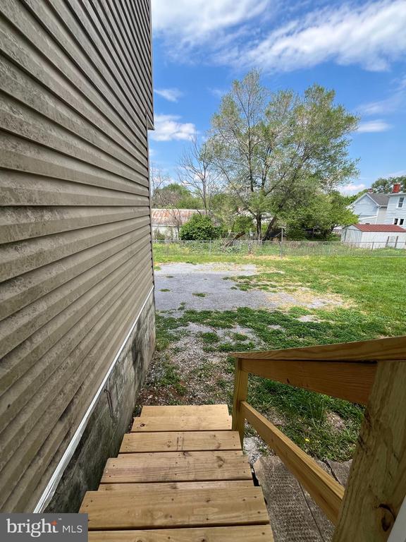 Building Photo - 414 N High St