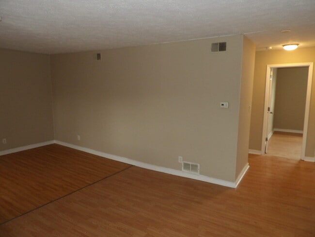 Building Photo - 35 Ashwood Ct