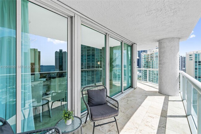 Building Photo - 16500 Collins Ave