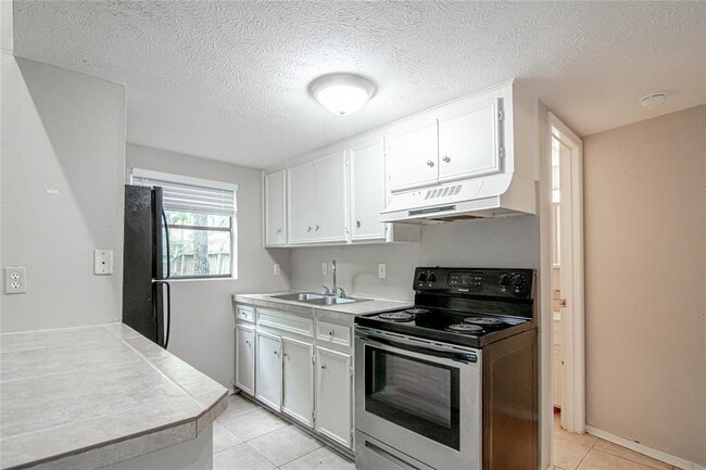 Building Photo - 26620 Primrose Ct