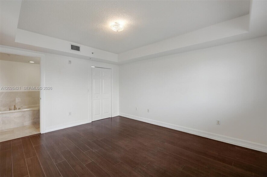 Building Photo - 101 Sidonia Ave