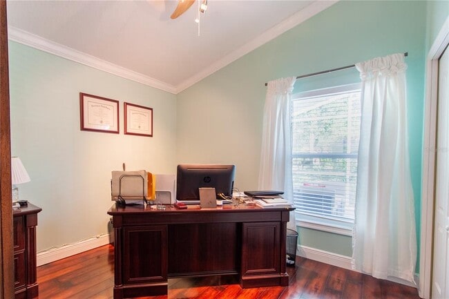 Building Photo - 16204 Nottingham Park Way