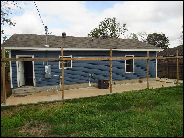 Building Photo - 306 Barnes St