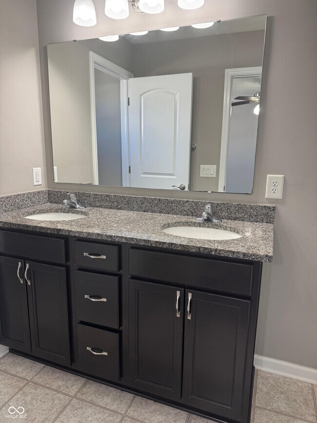 Building Photo - 9623 Prairie Smoke Dr