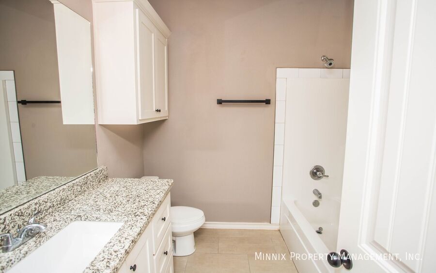 Building Photo - 1503 Avenue O