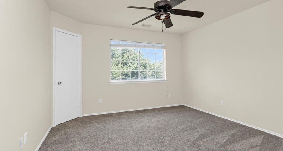 Room 3 - 19338 Montclair Meadow Ln