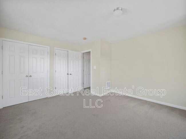 Building Photo - 125 Amelia Dr