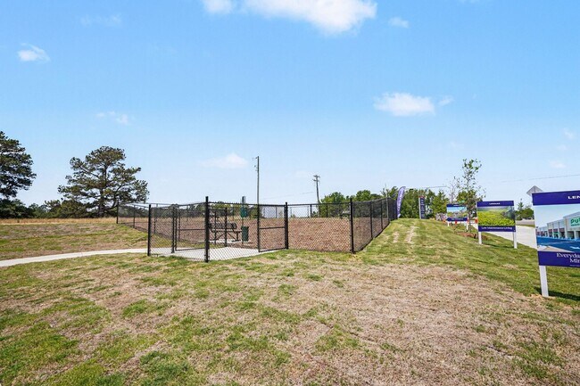 Building Photo - Brand-New Townhome Living in Raleigh!
