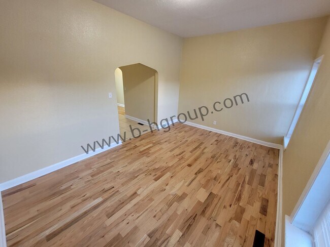 Building Photo - 5714 7th Ave