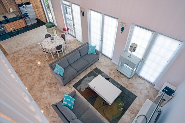 Building Photo - 2999 Banyan Rd