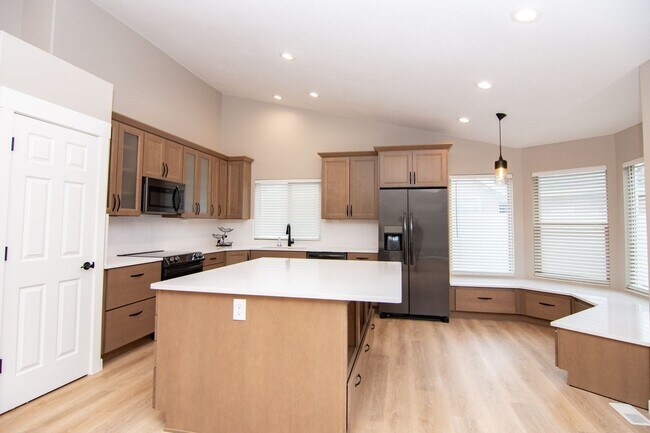 Building Photo - Bountiful Home w/ 2 Car Garage, EV Charger, & Updated Remodeling