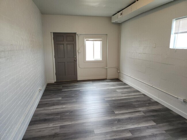 Building Photo - 309 Marion Ave