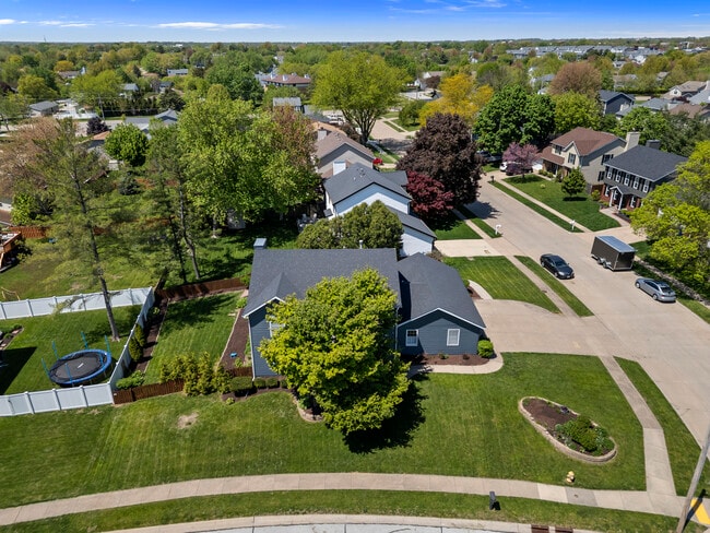 Primary Photo - 4690 Lindbergh Dr