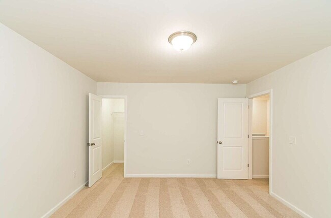 Building Photo - Stunning 4-Bed Home in Wendell with Granit...