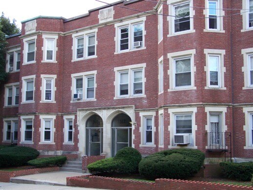 Building Photo - 310 Tappan St