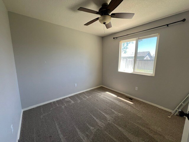 Building Photo - 3 Bed 2 Bath in Caldwell!