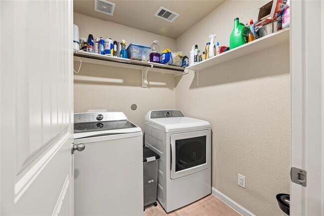 Building Photo - 9703 Paloma Creek Dr