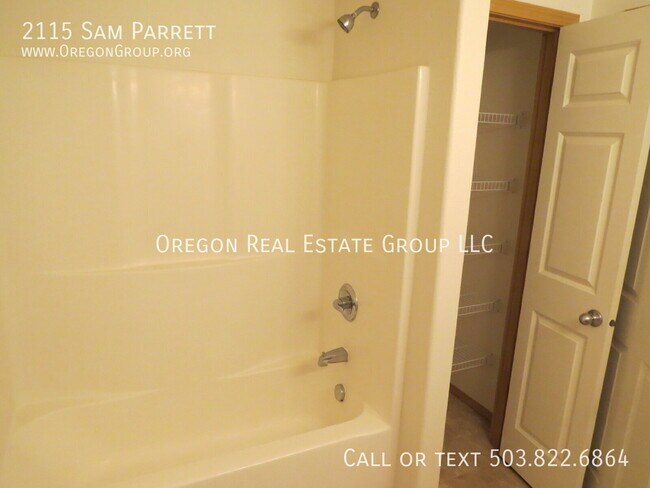 Building Photo - 2115 Sam Parrett Dr