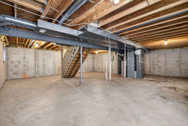 Building Photo - NEWLY RENOVATED HOME