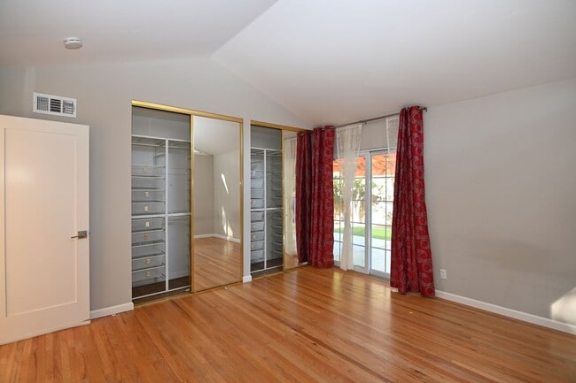 Building Photo - Updated Sunnyvale Beauty, 3/2 with AC