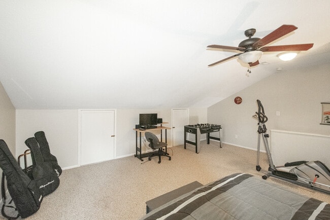 Building Photo - GORGEOUS 5 BEDROOM HOME LOCATED IN SALEM W...