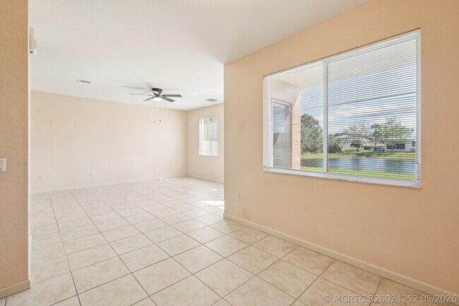 Building Photo - 2584 Stockbridge Square SW