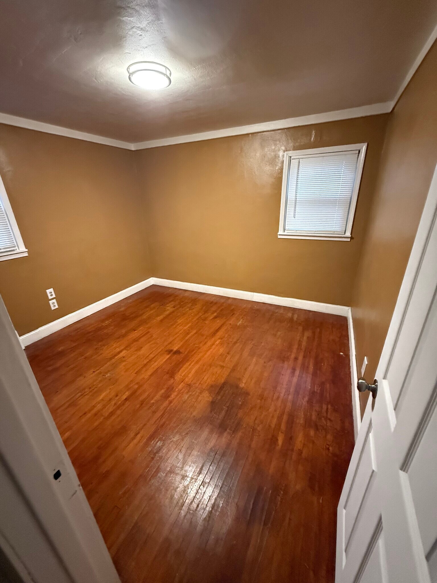 1st bedroom - 25200 leach st