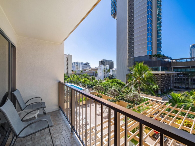 Building Photo - 2140 Kuhio Avenue-SI ID1327716P