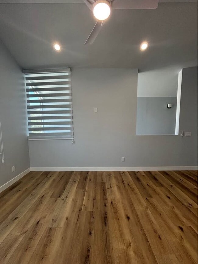 Building Photo - 1 bedroom 1.5 baths Home For Rent in Chula...