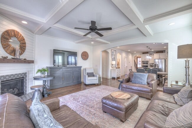 Building Photo - 3779 Wareham Dr