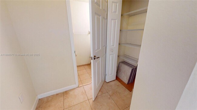 Building Photo - 9391 SW 171st Ave