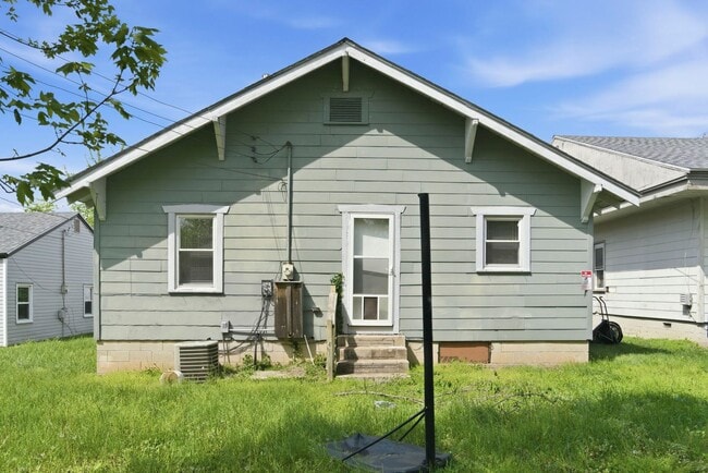 Building Photo - 3 Bedroom | 2 Bathroom | Springfield MO
