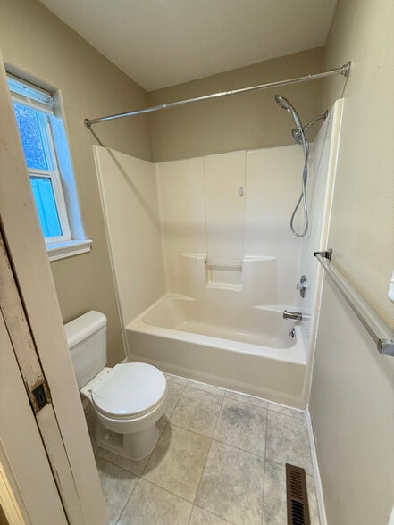 Building Photo - 311 Trotter Dr