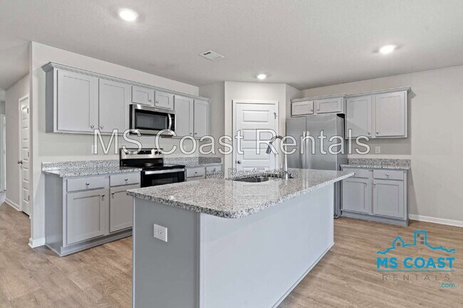 Building Photo - 15236 Cypress Way