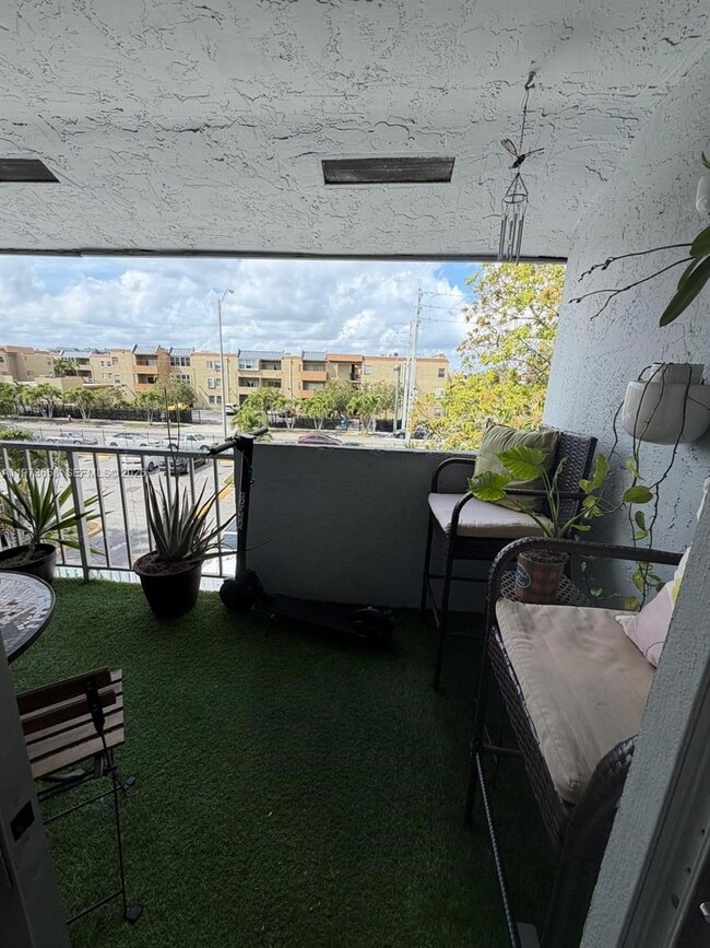 Building Photo - 6195 W 18th Ave