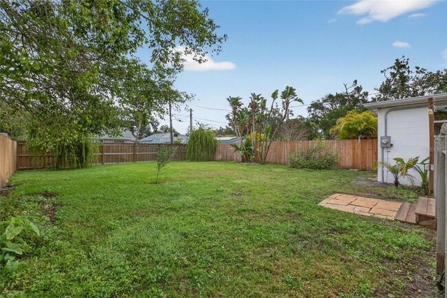 Building Photo - 5617 19th Ave S