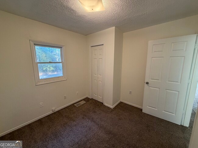 Building Photo - 2933 Coffer Dr