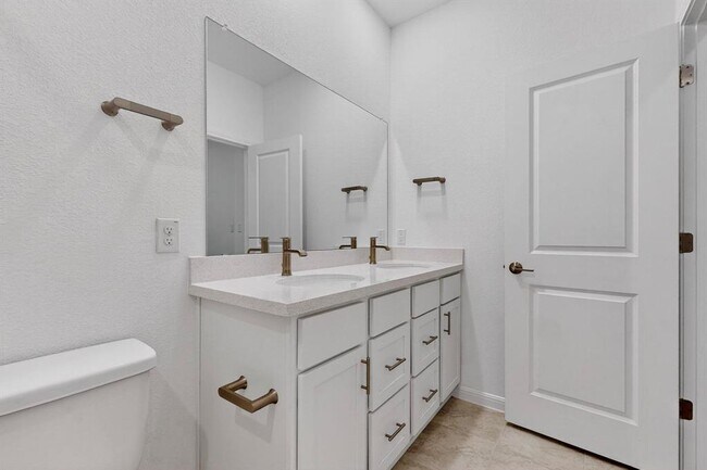 Building Photo - 1204 Purple Martin Dr