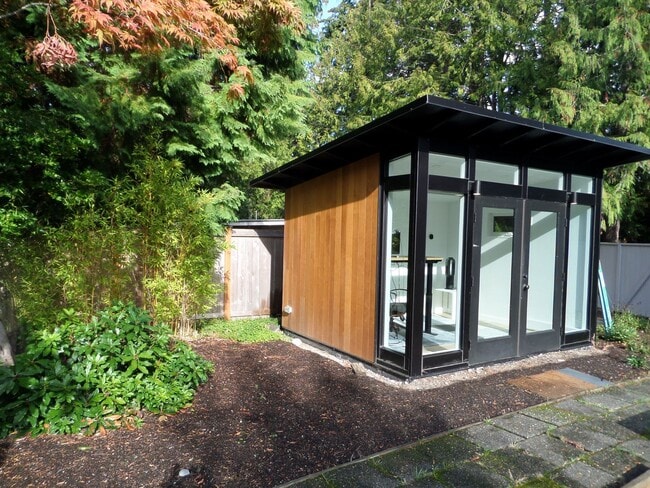 Building Photo - Incredible 3-Bedroom Mid-Century Stunner on Mercer Island! Huge Yard and Central A/C!!
