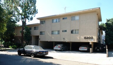 Building Photo - 15000 Moorpark St