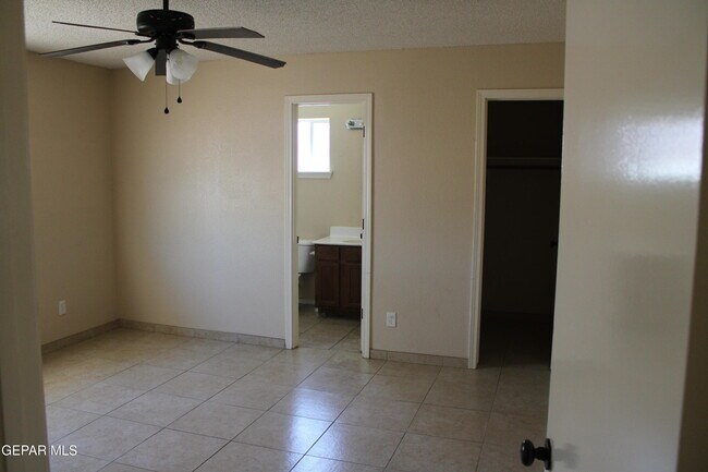 Building Photo - 4608 Lorenzo Ponce Dr