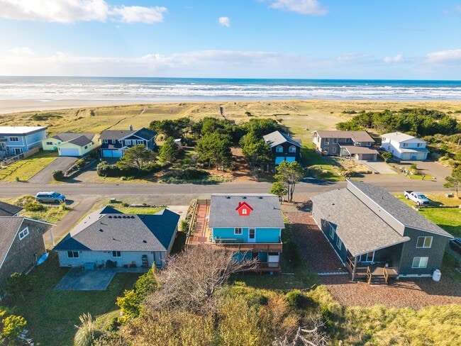 Building Photo - Ocean Park 2-Story Home, Deck with Views, Separate Living Spaces