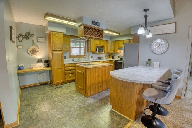 Building Photo - Monthly Waterfront Cabin with Slip