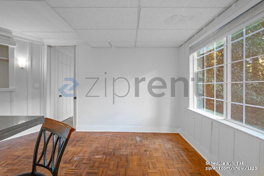 Building Photo - 17363 Park Ave
