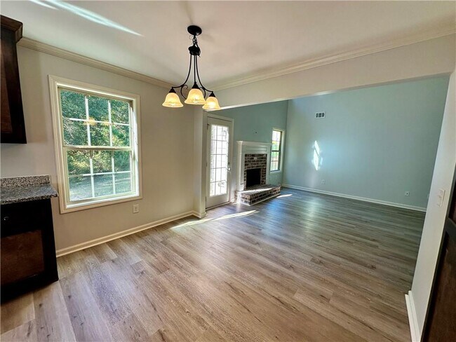 Building Photo - 712 Pinnacle Dr.
