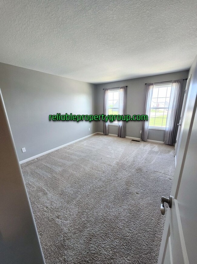 Building Photo - New Listing in Fort Wayne