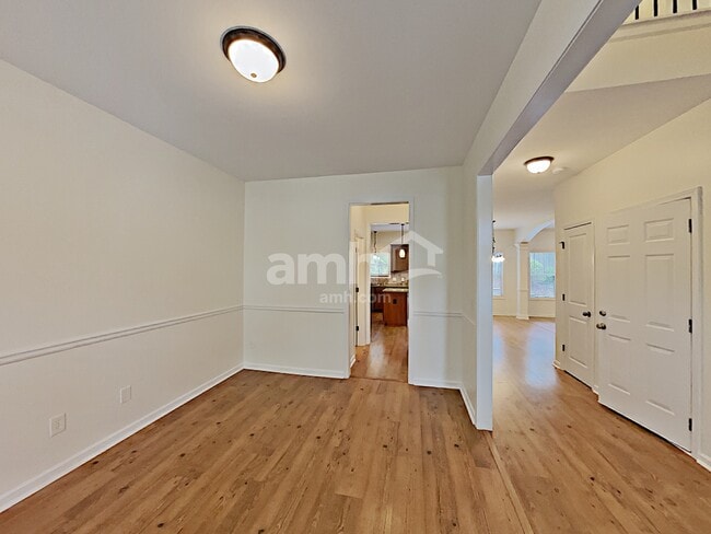 Building Photo - 125 Kingland St