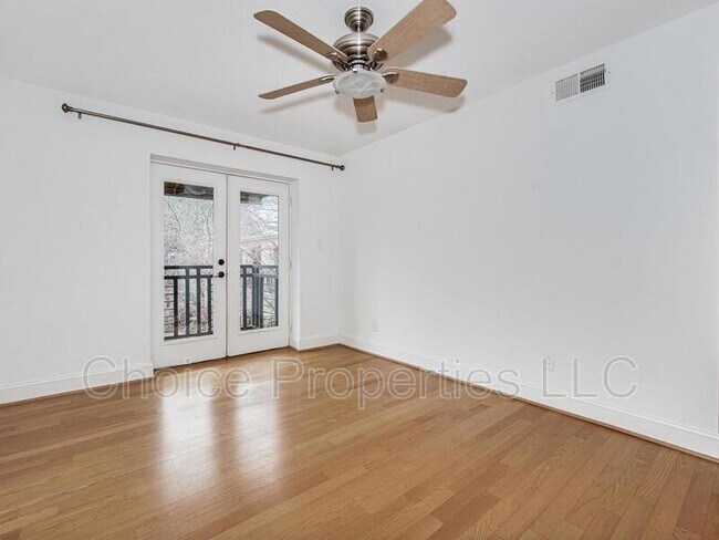 Building Photo - 211 N Dotger Ave